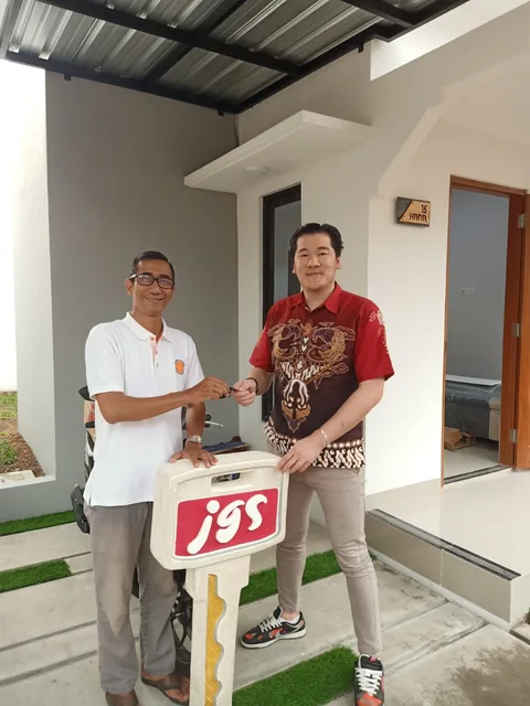 Serah terima kunci unit Hana 15 di Kawa Village — JGS Group