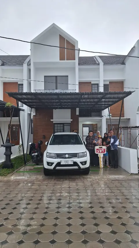 Serah terima kunci unit Yama 12 di Kawa Village — JGS Group