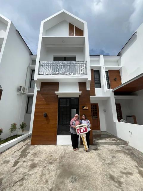 Serah terima kunci unit Yama 7 di Kawa Village — JGS Group