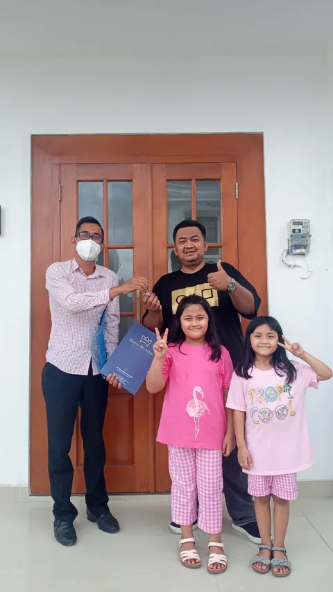 Serah terima kunci unit Adiluhung 9 di Royal Mansion — JGS Group