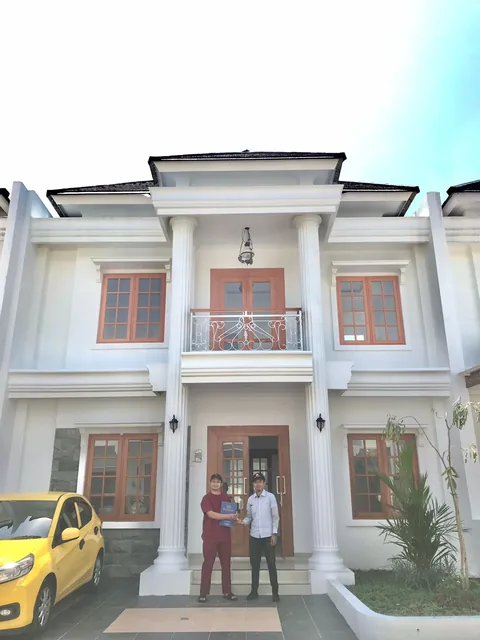 Serah terima kunci unit Adiluhung 10 di Royal Mansion — JGS Group