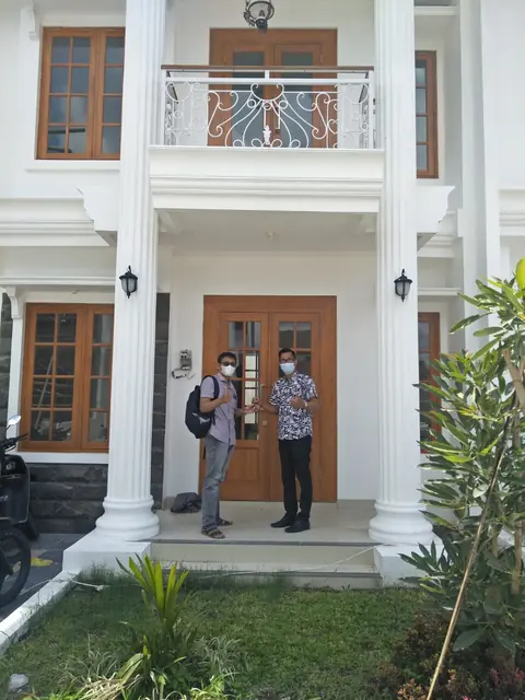 Serah terima kunci unit Adiluhung 15 di Royal Mansion — JGS Group