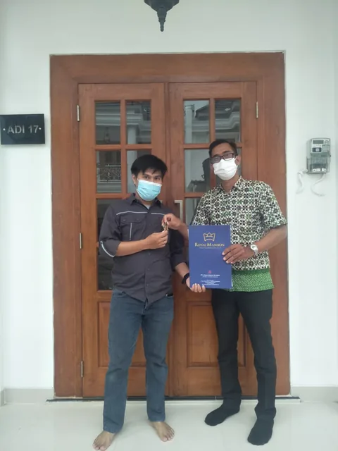 Serah terima kunci unit Adiluhung 17 di Royal Mansion — JGS Group