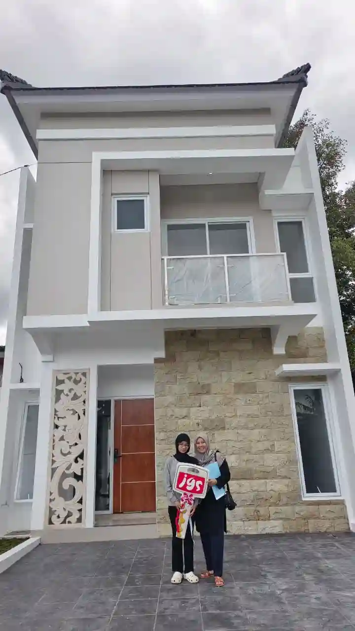 Serah terima kunci Anung Sita — Tentrem Bhumi Andrawina 6