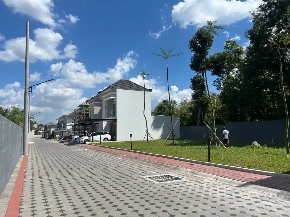 Jalan kawasan perumahan JGS yang sudah rapi dan dihuni