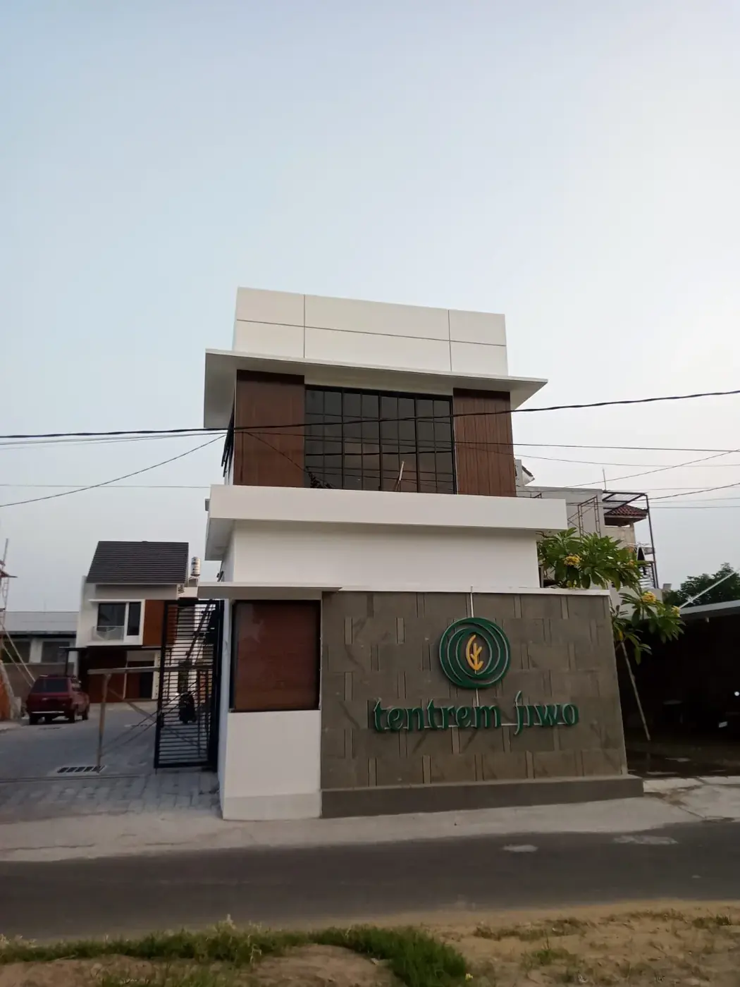 Unit Office (Abirama 1) di Tentrem Jiwo — rumah siap huni yang kini dipakai sebagai kantor pemasaran